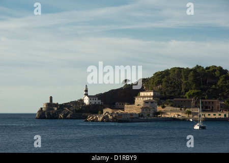 Sul Northwestcoast di Mallorca ligthhouses è stata importante per secoli per aiutare le navi di evitare le scogliere e Foto Stock