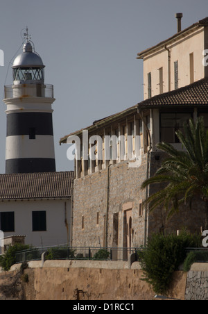 Sul Northwestcoast di Mallorca ligthhouses è stata importante per secoli per aiutare le navi di evitare le scogliere e Foto Stock