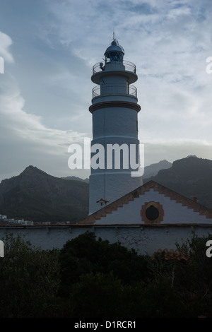 Sul Northwestcoast di Mallorca ligthhouses è stata importante per secoli per aiutare le navi di evitare le scogliere e Foto Stock