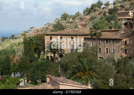 Deia è un pittoresco mountainvillage nelle montagne Tramuntana sulla costa nordest di Mallorca Foto Stock