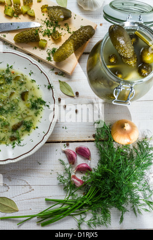 Gli ingredienti freschi per la zuppa di cetriolo Foto Stock