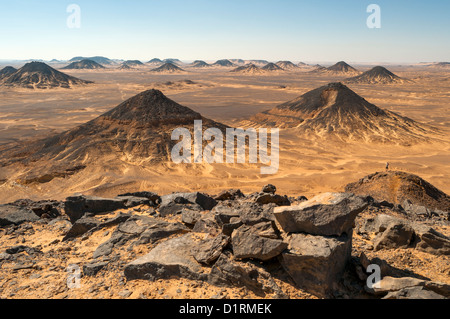 Vulcano a forma di montagne del Deserto nero, Egitto Foto Stock