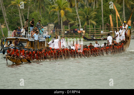 Houseboat in punnamada backwaters di Alleppey, Kerala. Foto Stock