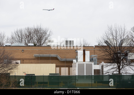 Un centro dati complesso gestito da VADATA, Inc, filiale di Amazon.com, a Chantilly, Virginia. Foto Stock