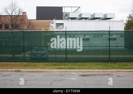 Un centro dati complesso gestito da VADATA, Inc, filiale di Amazon.com, a Chantilly, Virginia. Foto Stock