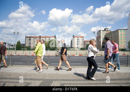Berlino, Germania, passanti sulla Leipziger Strasse Foto Stock