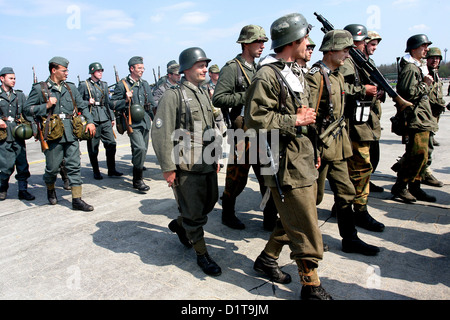 Ricostruzione della Battaglia della seconda Guerra Mondiale, liberazione di Ostrava, Airfield Mosnov, Repubblica Ceca, rievocazione della seconda guerra mondiale Foto Stock