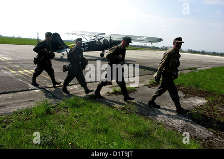 Ricostruzione della Battaglia della seconda Guerra Mondiale, liberazione di Ostrava, Airfield Mosnov, Repubblica Ceca, rievocazione della seconda guerra mondiale Foto Stock