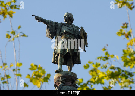 Barcellona, Catalogna, Spagna. Monumento a Colom / Monumento a Colón / Mirador de Colón / Monumento a Colombo (1888) S. fine de la Rambla - Statua in cima Foto Stock