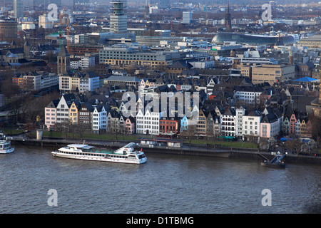 Ariel panorama sulla città di Colonia, la cattedrale di Colonia, St Martins chiesa, il fiume Reno, Renania settentrionale-Vestfalia, Germania, Euro Foto Stock