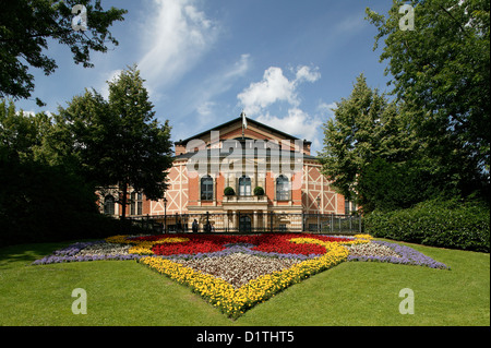 Bayreuth, Germania, il Festival di Richard Wagner Hall sulla collina verde Foto Stock