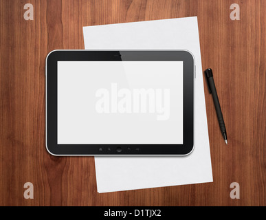 Vuoto moderna tavoletta digitale con carta e penna su una scrivania in legno. Vista dall'alto. Alta qualità grafica dettagliata collage. Foto Stock