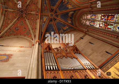 Vetrata di St Peters Cattedrale; Ginevra; Svizzera; Europa; Foto Stock