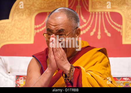 Sua Santità il Dalai Lama raffigurato all'Vector Arena Auckland Nuova Zelanda Foto Stock