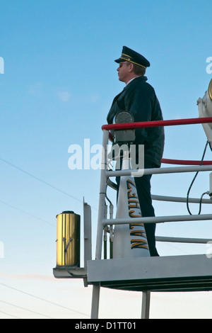 Il capitano dà il segnale di partenza, autentica crociera Natchez Steamboat, New Orleans, Louisiana, Stati Uniti d'America, Nord America Foto Stock