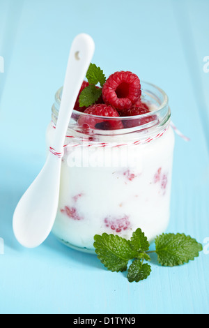 Frutta fresca Yogurt al lampone Foto Stock