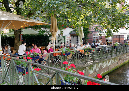 Freiburg, Germania, un giardino della birra sulla periferia della vite senza fine in Gerberau Foto Stock