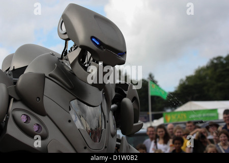 Titan il robot a Romsey Visualizza Hampshire England Regno Unito Foto Stock