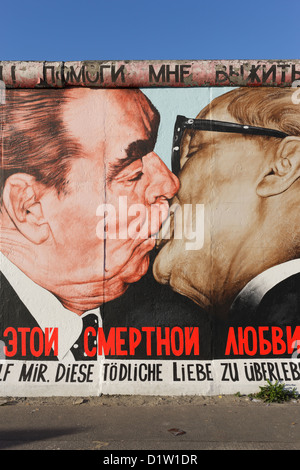 Berlino, Germania, BRUDER bacio tra Brezhnev e Honecker di Dmitry Vrubel Foto Stock