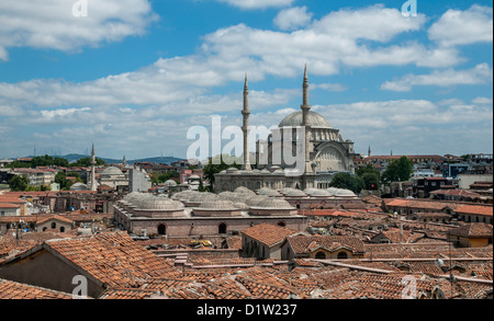 Il tetto del Grand Bazaar e la Moschea Nuruosmaniye in istanbul, Turchia Foto Stock
