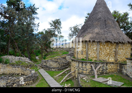 Le rovine della massiccia fortezza Quelap nel nord del Perù - costruito da Chachapoyas persone. Foto Stock