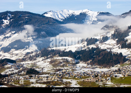 Paesaggio invernale nelle Alpi austriache Foto Stock