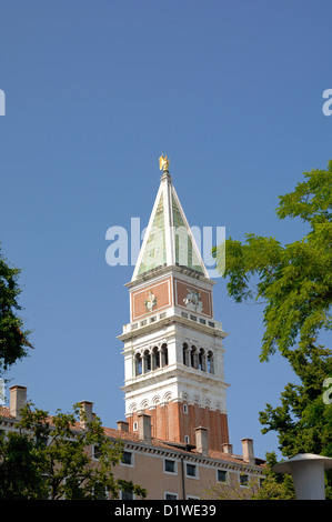 Campanile di San Marco e ai giardini reali, Venezia, Italia Foto Stock