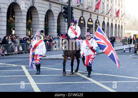 Celebrazione dei capitali del mondo " è il tema della Londra Capodanno parata nel 2013 Foto Stock