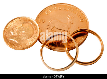 KRUGERRAND oro, oro monete sovrano e gli anelli di nozze Foto Stock