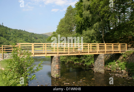 Fiume Rothay passerella Grasmere Cumbria Inghilterra England Regno Unito Foto Stock