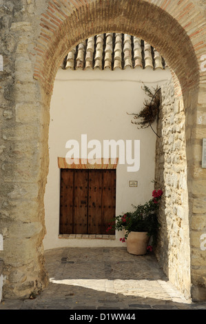 Vejer de la Frontera, uno dei Pueblos Blancos o bianche città dell'Andalusia famose per le loro pareti imbiancate, Spagna meridionale Foto Stock