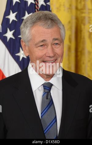 Washington, Distretto di Columbia, Stati Uniti Gen 7, 2013. La Casa Bianca - Washington DC..il Presidente Barack Obama nomina ex senatore del Nebraska Chuck Hagel (sinistra) per il segretario della difesa e consigliere per la lotta contro il terrorismo. Credito: Christy Bowe/Globe foto/ZUMAPRESS.com/Alamy Live News Foto Stock