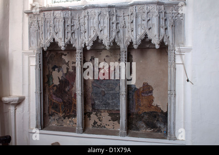 Muro medievale dipinti in San Edmund la Chiesa, cameriere Moreton, Buckinghamshire, Inghilterra, Regno Unito Foto Stock