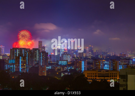 Marcatura di fuochi d'artificio nuovi anni 2013, guardando a Singapore il quartiere finanacial, Singapore Foto Stock