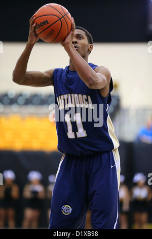 UT Chattanooga sconfigge Kennesaw membro 65-51. Il 24 novembre 2012. Kennesaw, Georgia. Stati Uniti d'America. NCAA Division I di pallacanestro degli uomini. Foto Stock