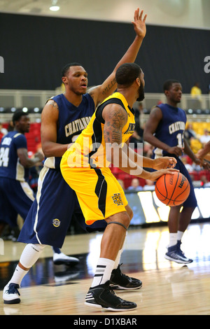 UT Chattanooga sconfigge Kennesaw membro 65-51. Il 24 novembre 2012. Kennesaw, Georgia. Stati Uniti d'America. NCAA Division I di pallacanestro degli uomini. Foto Stock