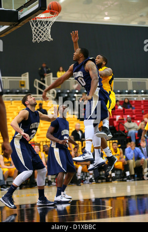 UT Chattanooga sconfigge Kennesaw membro 65-51. Il 24 novembre 2012. Kennesaw, Georgia. Stati Uniti d'America. NCAA Division I di pallacanestro degli uomini. Foto Stock