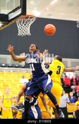 UT Chattanooga sconfigge Kennesaw membro 65-51. Il 24 novembre 2012. Kennesaw, Georgia. Stati Uniti d'America. NCAA Division I di pallacanestro degli uomini. Foto Stock