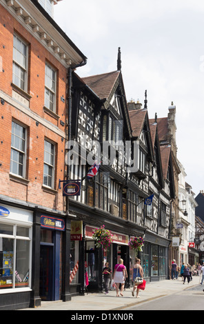 High Street, Shrewsbury con la Edinburgh Lanificio shop. Foto Stock