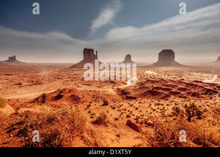 Il Monument Valley nel parco tribale Navajo Foto Stock