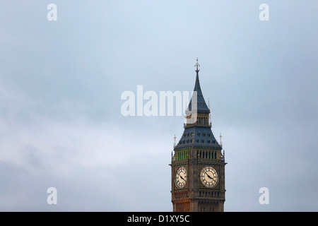 Regno Unito : Londra Big Ben clock tower del case del Parlamento è raffigurato il 07 gennaio 2013 in Westminister, Londra. Foto Stock