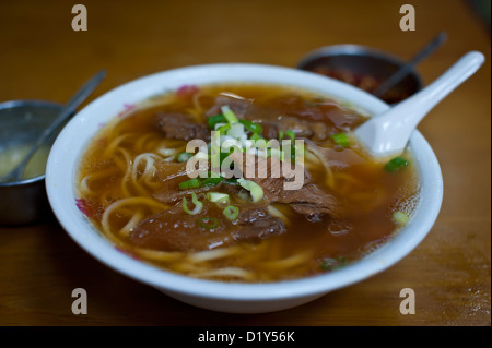 Carni bovine famosi noodle dish, Kaohsiung Foto Stock