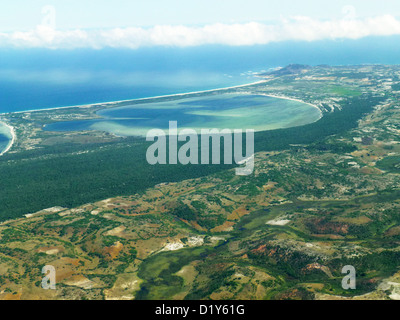 Un'antenna lungo la costa a nord di Fort Dauphin Foto Stock