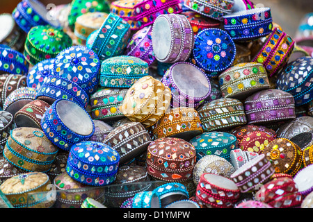 Tourist souvenir shop on Main Bazaar in Paharganj, Delhi, India Foto Stock