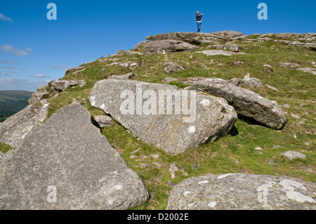 Due grandi lastre di granito su Buckland faro a Dartmoor, noto come il comandamento di pietre Foto Stock