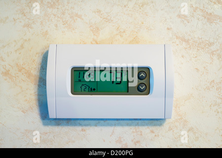 Termostato di casa per la centrale di aria condizionata e sistema di riscaldamento Foto Stock