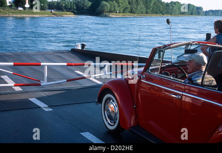 Traghetto sul fiume ther Rhein Neuburgweiher Baden-Wuerttemberg Germania Foto Stock