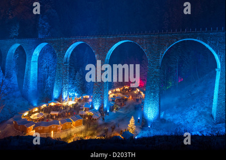 Il mercatino di Natale a Ravenna gorge, Ravenna ponte in background, vicino a Hinterzarten, Foresta Nera, Baden-Wuerttemberg, Ge Foto Stock