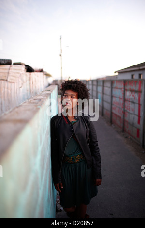 Artista Khanyi Mbongwa a Guguletu Township, Cape Flats, Cape Town, Sud Africa e Africa Foto Stock