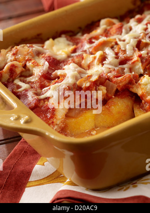 Polenta pollo in casseruola lasagne Foto Stock